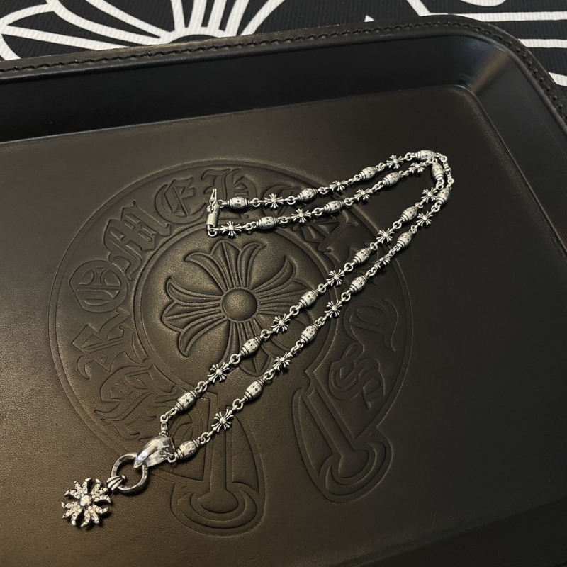 Ch**me He**ts necklaces